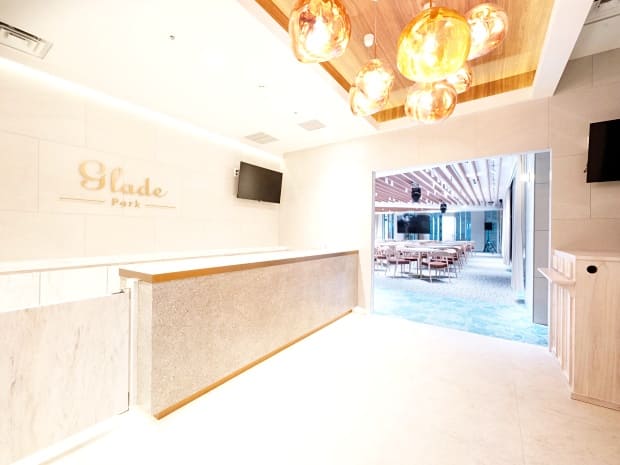 入り口・受付スペース|グレイドパーク新宿駅前