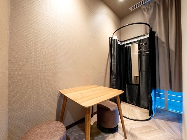 控室|グレイドパーク新宿駅前