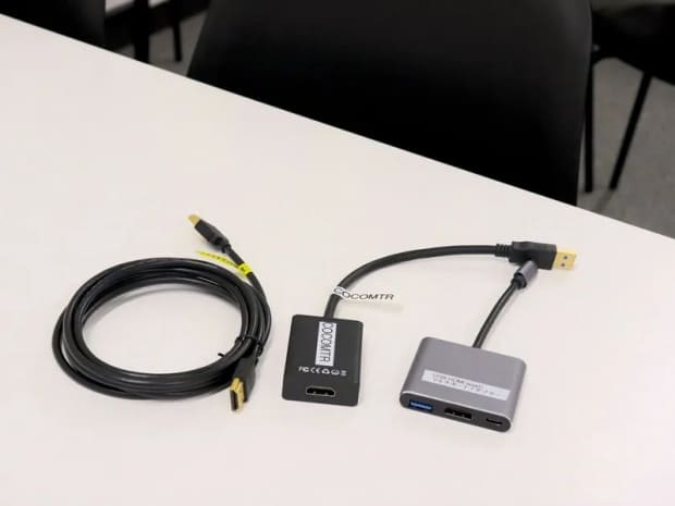 変換プラグ|COCO会議室 新大阪2号店