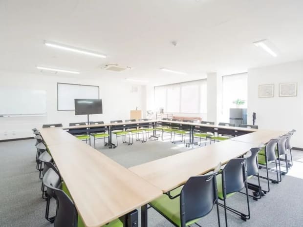 島型レイアウト|Brain会議室