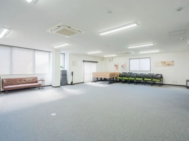 ゆったり広々空間|Brain会議室