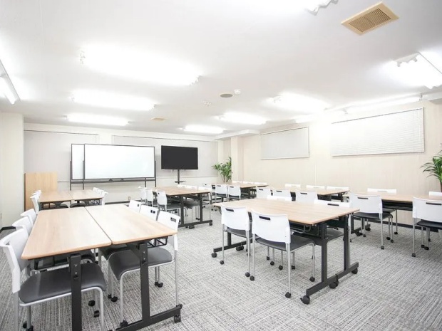島型レイアウト|ルームス 茅場町店