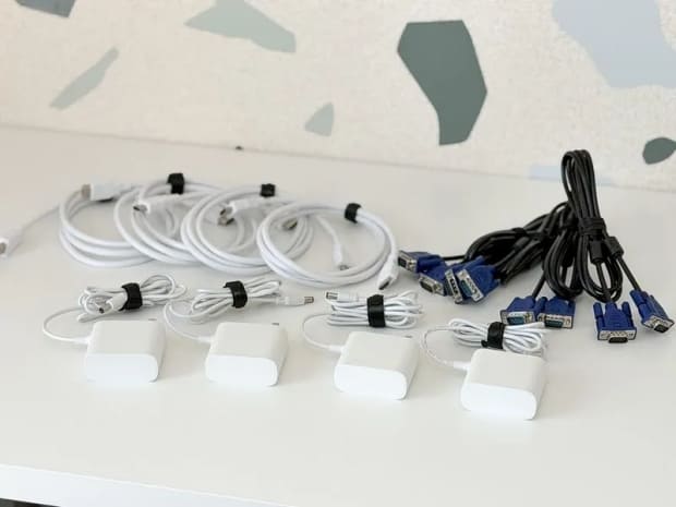 コード類|無料備品|「GreenAce7」Salon & Meeting Space