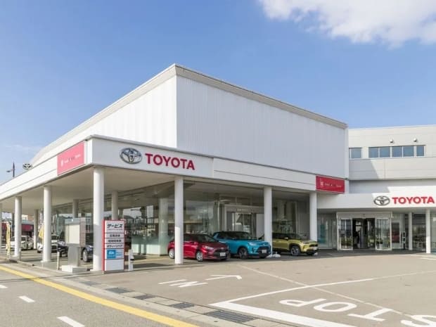 五福末広町駅から徒歩1分、富山駅からも車で7分!|トヨタモビリティ富山 <Gスクエア五福>