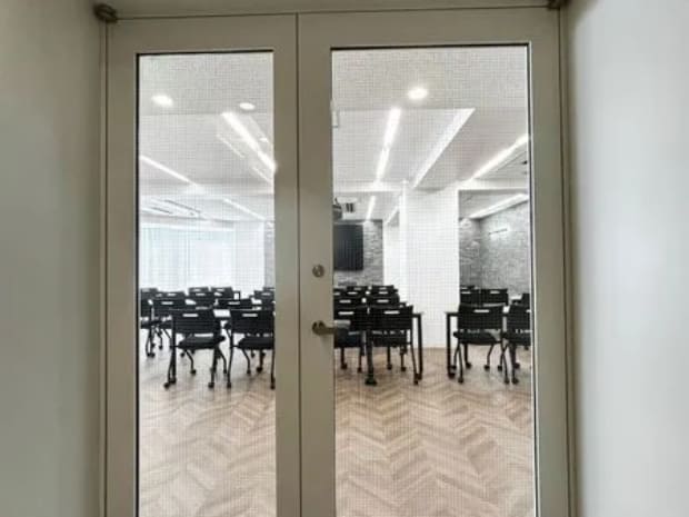 入り口前|Bit Room SAKAE